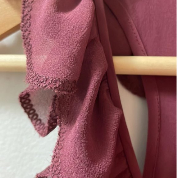 Wilfred Maroon Sleeveless Blouse with Ruffle Detail - Size S 100 % SILK - Picture 6 of 6